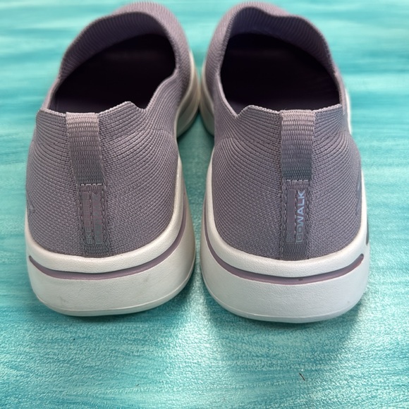 Skechers GOWALK Arch Fit Women's Walking Shoe Slip On Sneakers Casual Low Sz 10 - Picture 2 of 7